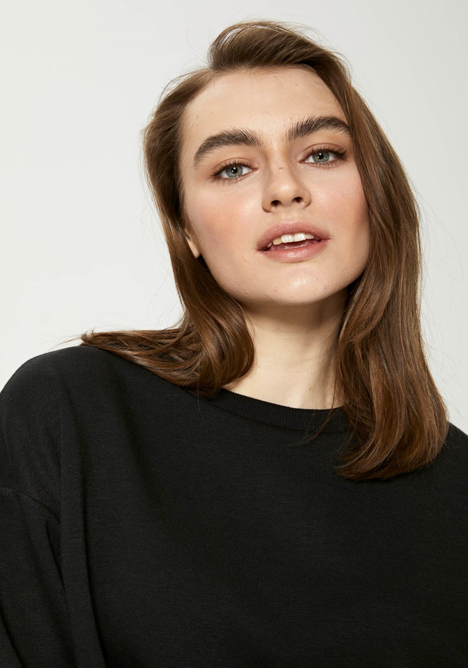 Sudadera corta con cuello redondo Elevate - Gris aireado