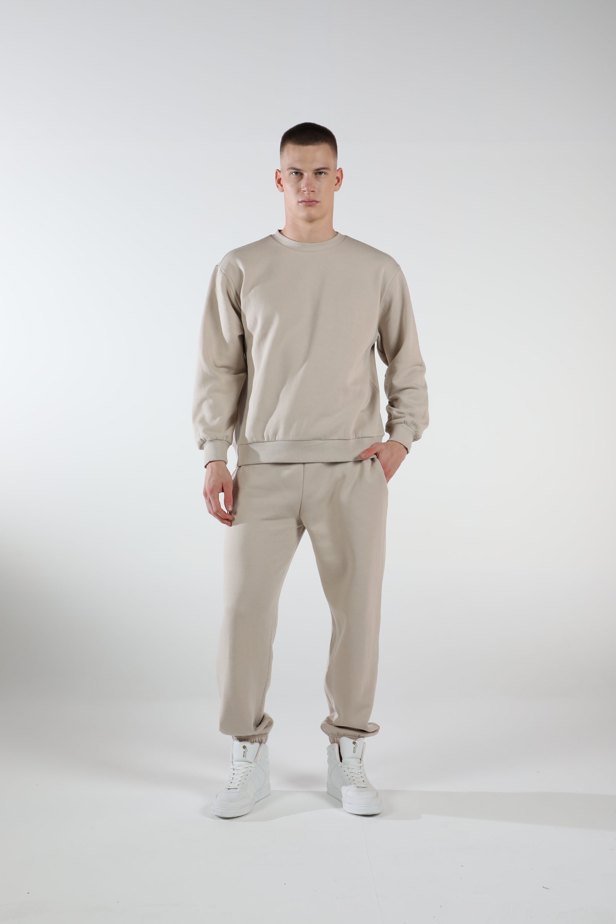 Übergroßes Sweatshirt mit Rundhalsausschnitt / Cremebeige