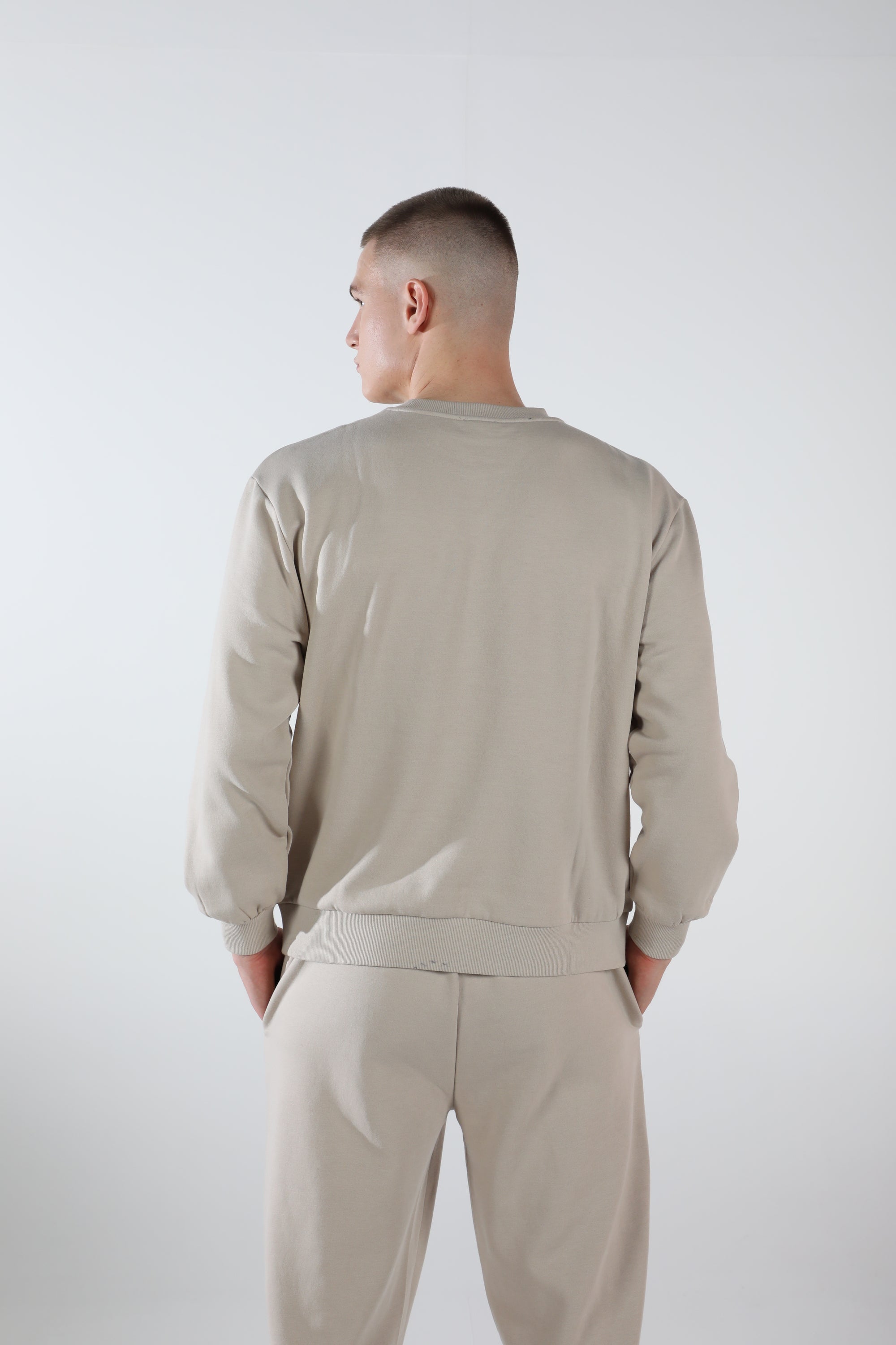 Übergroßes Sweatshirt mit Rundhalsausschnitt / Cremebeige