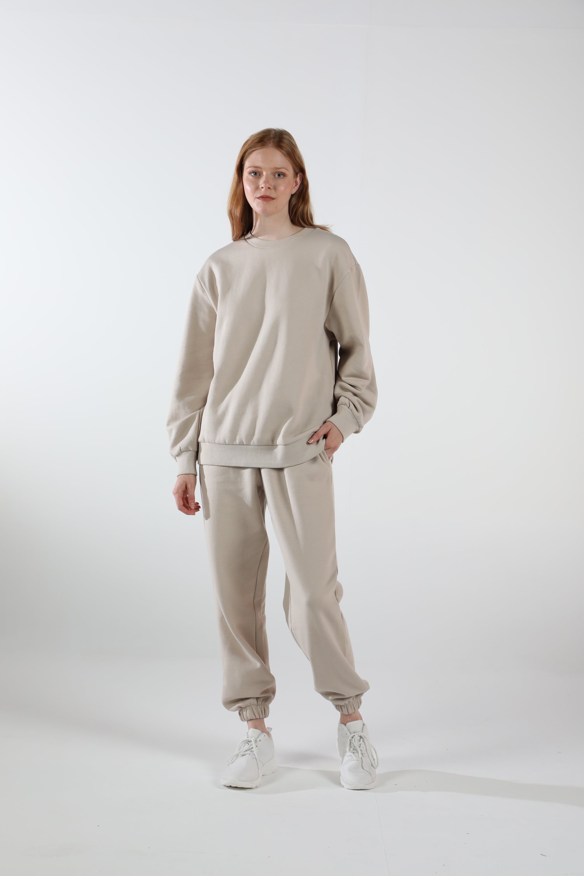 Übergroßes Sweatshirt mit Rundhalsausschnitt / Cremebeige