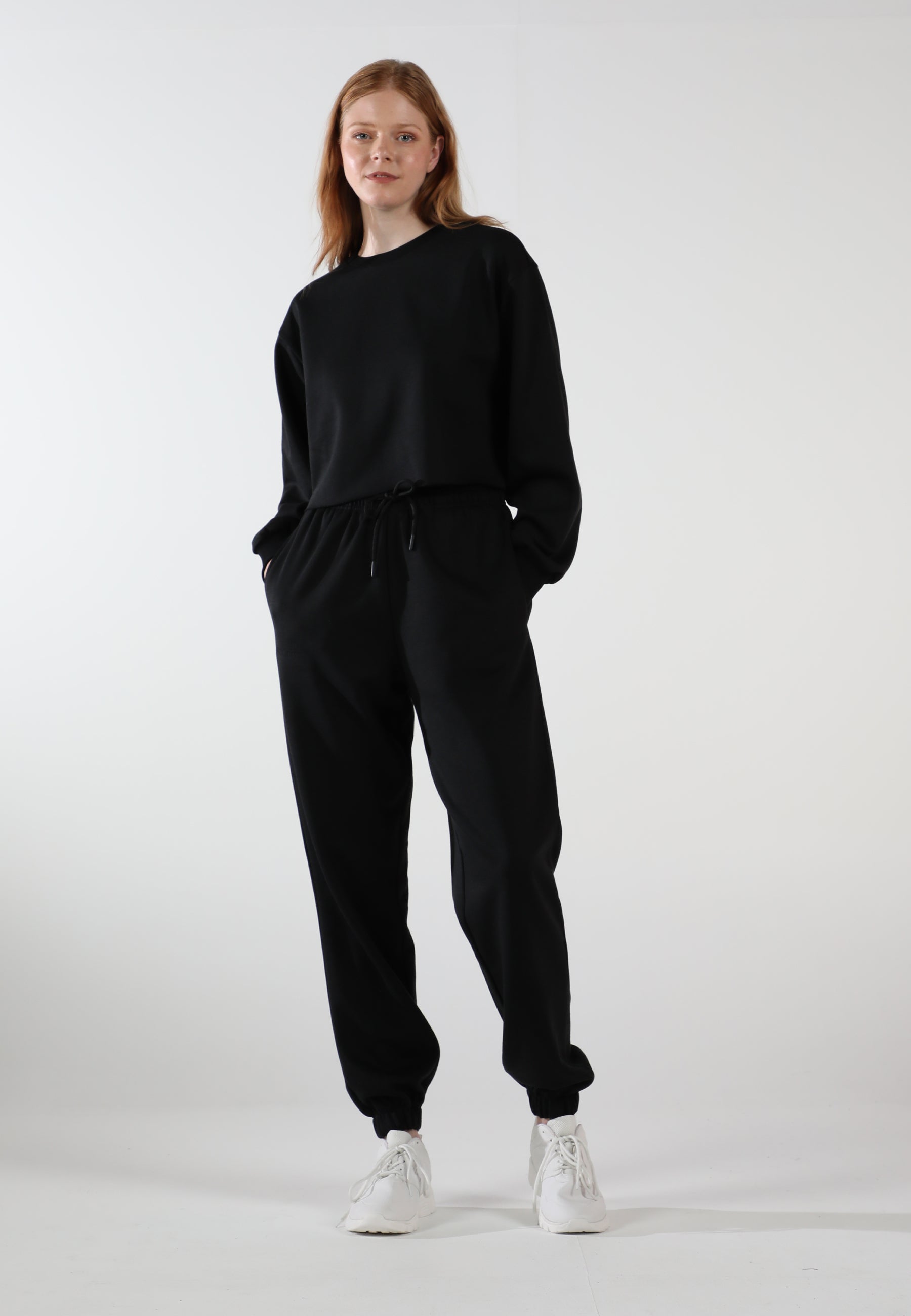 Cropped Crewneck Sweatshirt / Inky Black