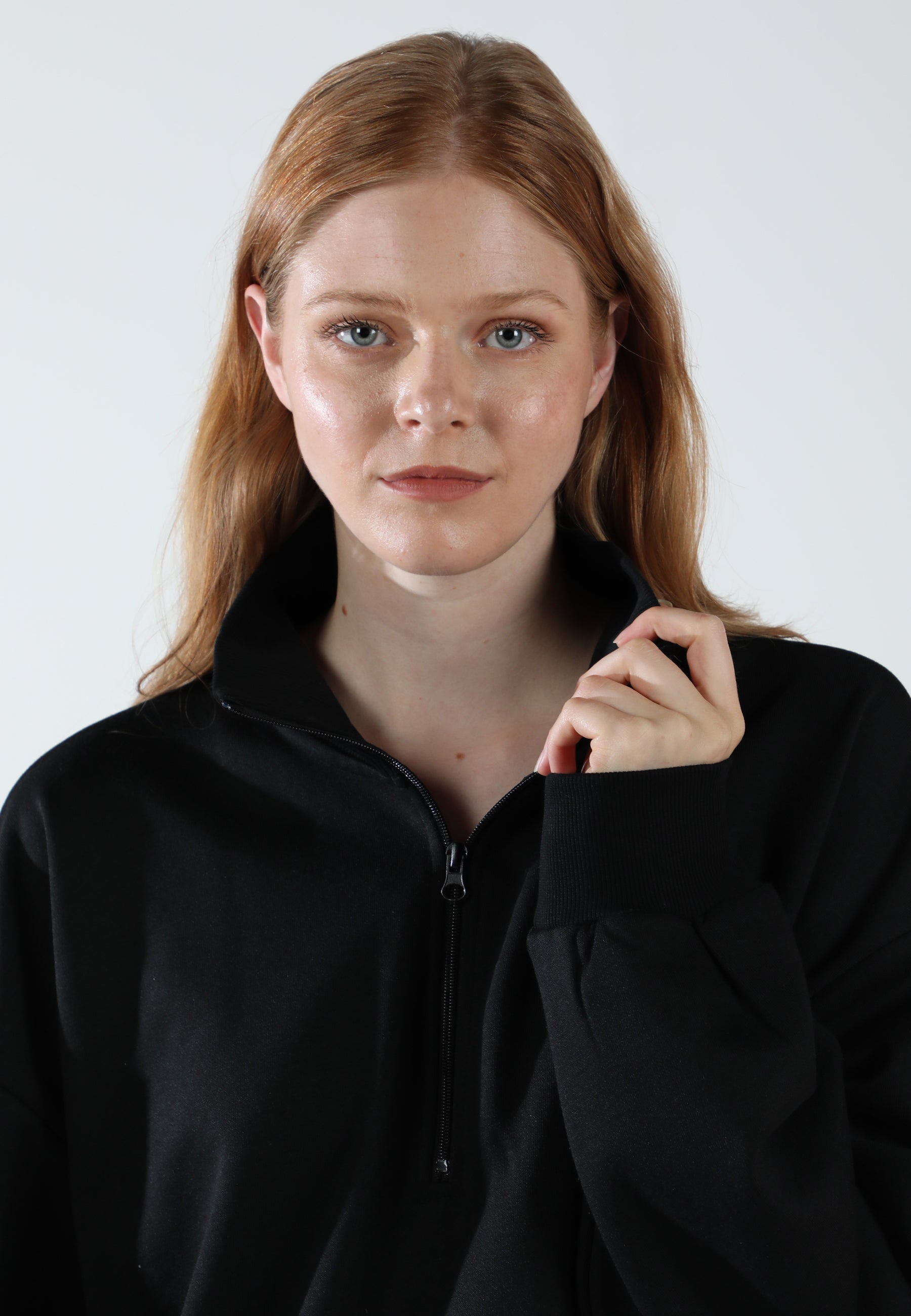 Half-Zip Pullover Sweatshirt / Inky Black