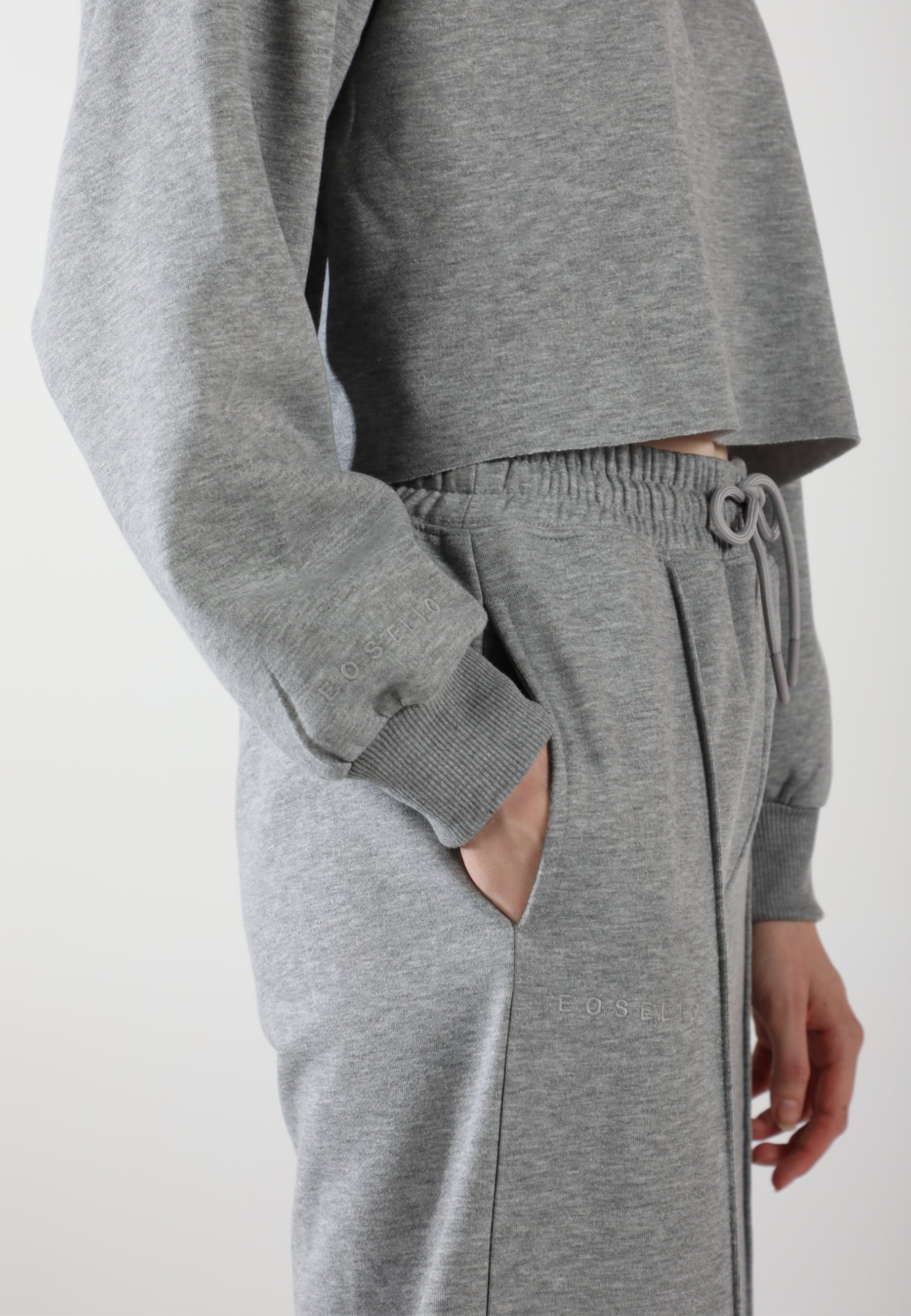 Cropped Crewneck Sweatshirt / Moon Grey