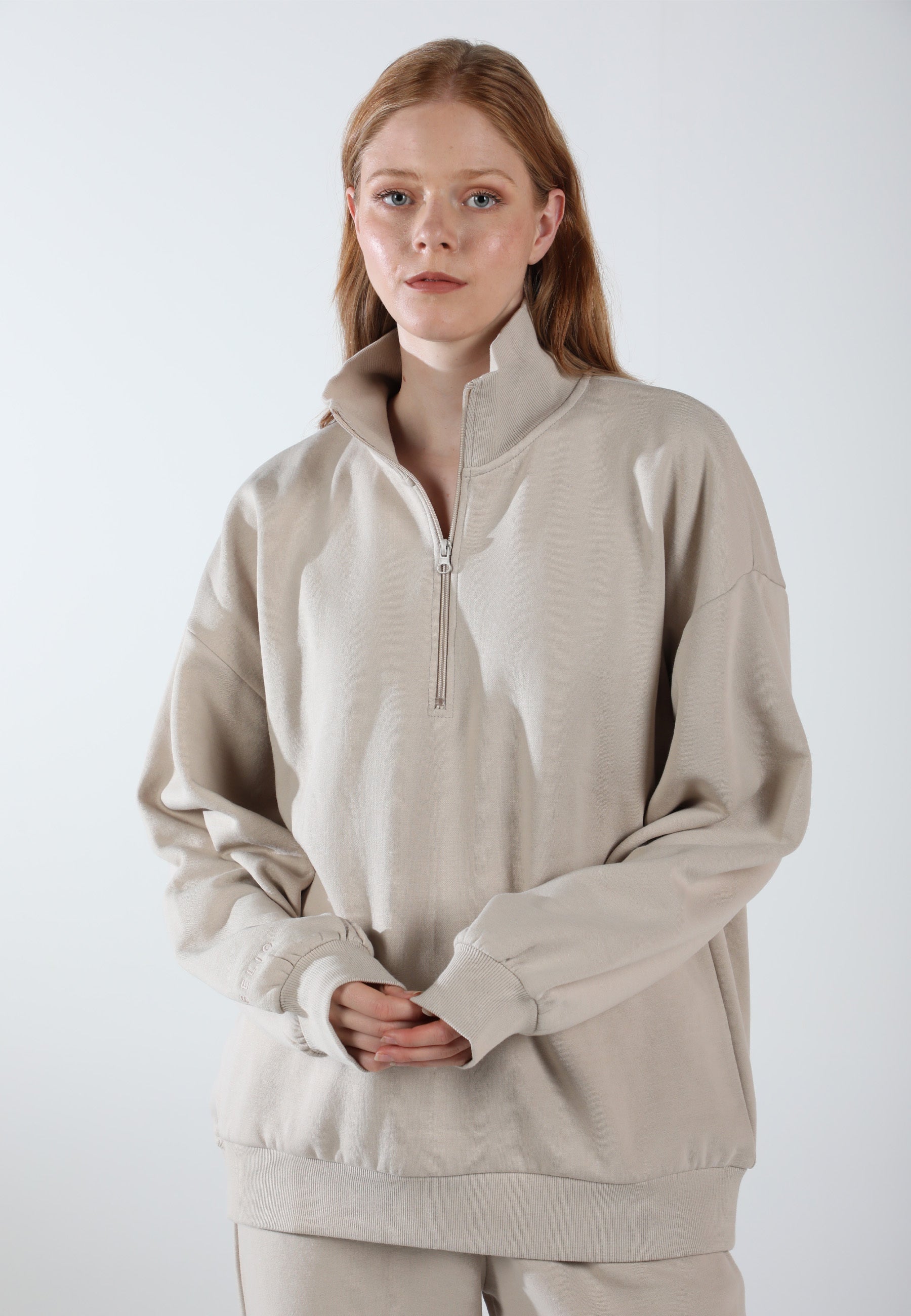 Half-Zip Pullover Sweatshirt / Creamy Beige