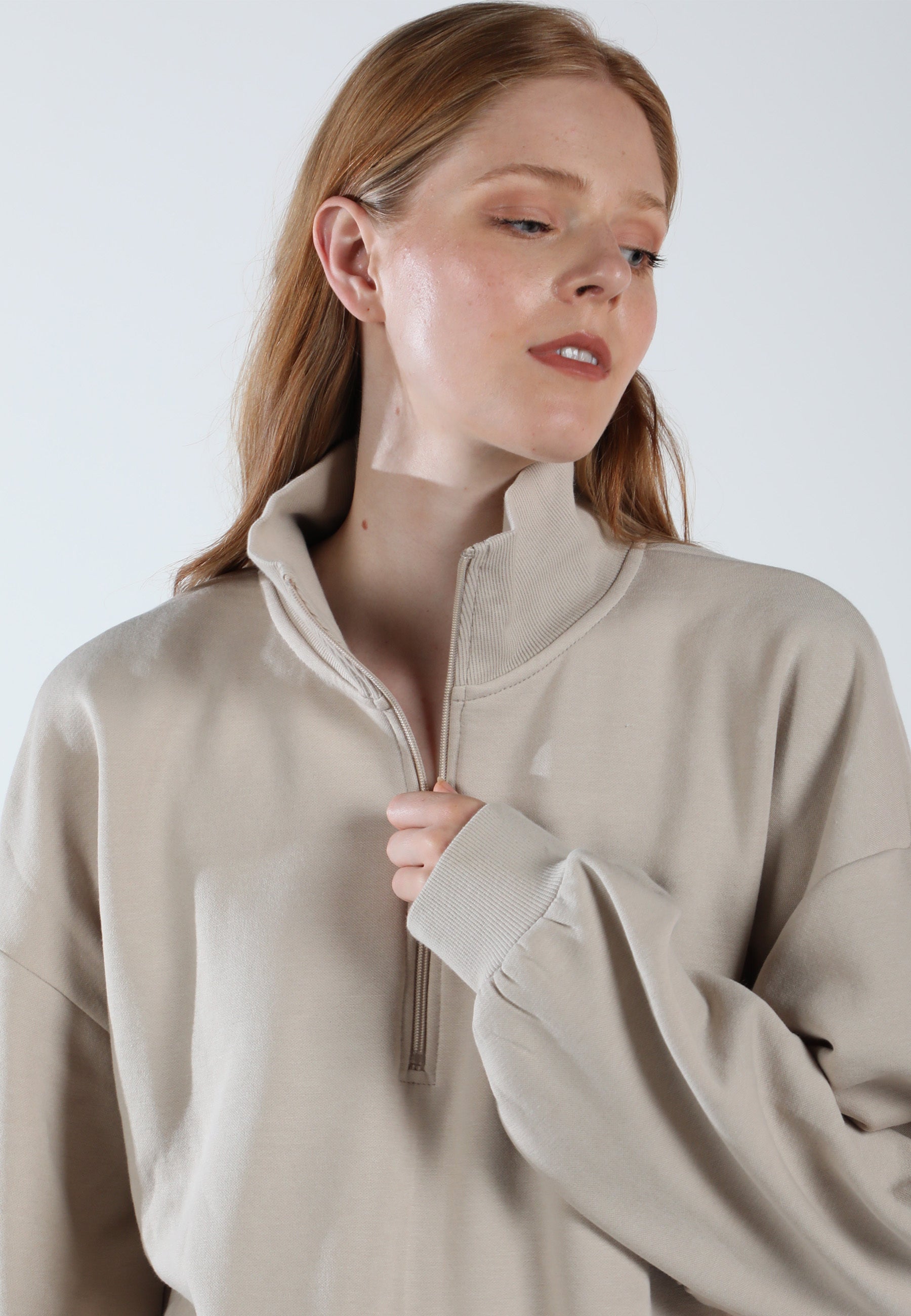 Half-Zip Pullover Sweatshirt / Creamy Beige