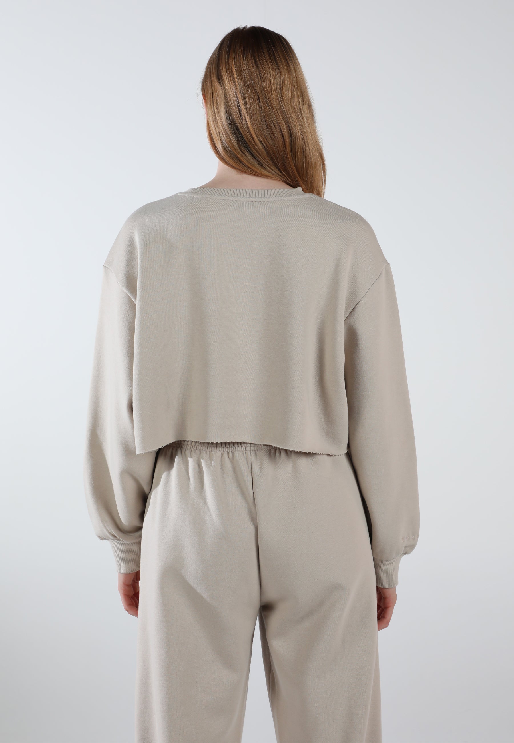 Cropped Crewneck Sweatshirt / Creamy Beige