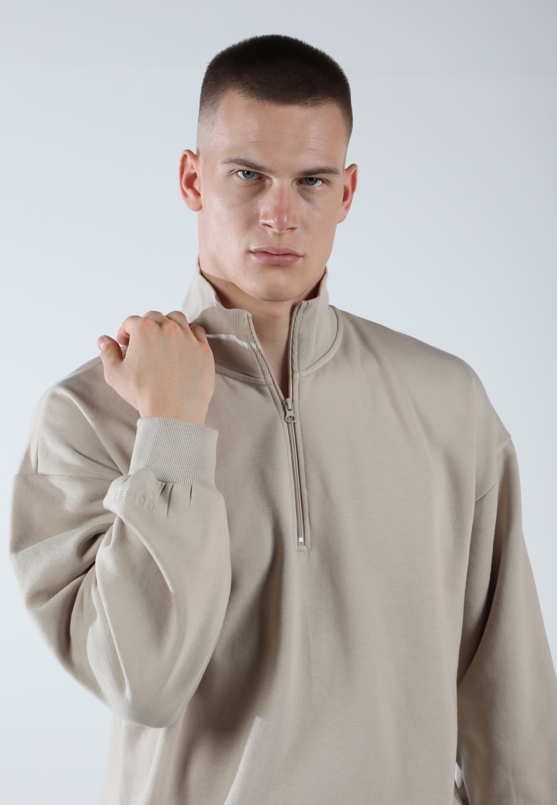 Half-Zip Pullover Sweatshirt / Creamy Beige
