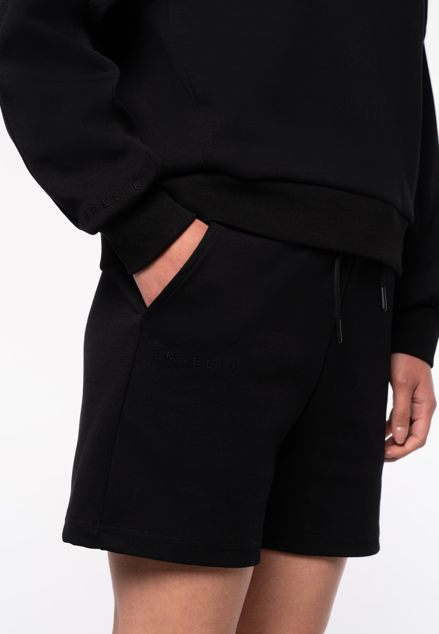 Pull-On Shorts / Black