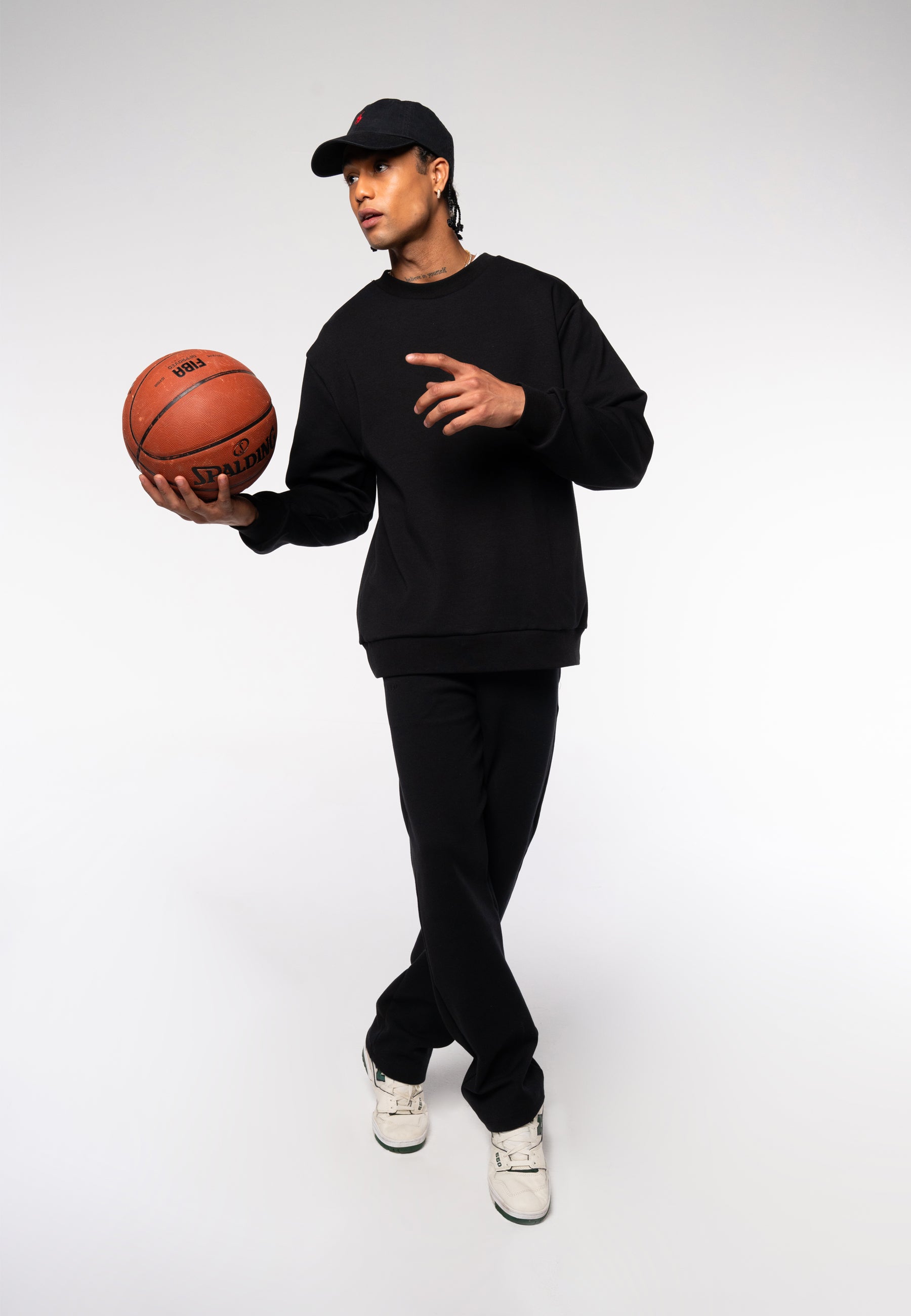 The City Sudadera holgada con cuello redondo - Negro