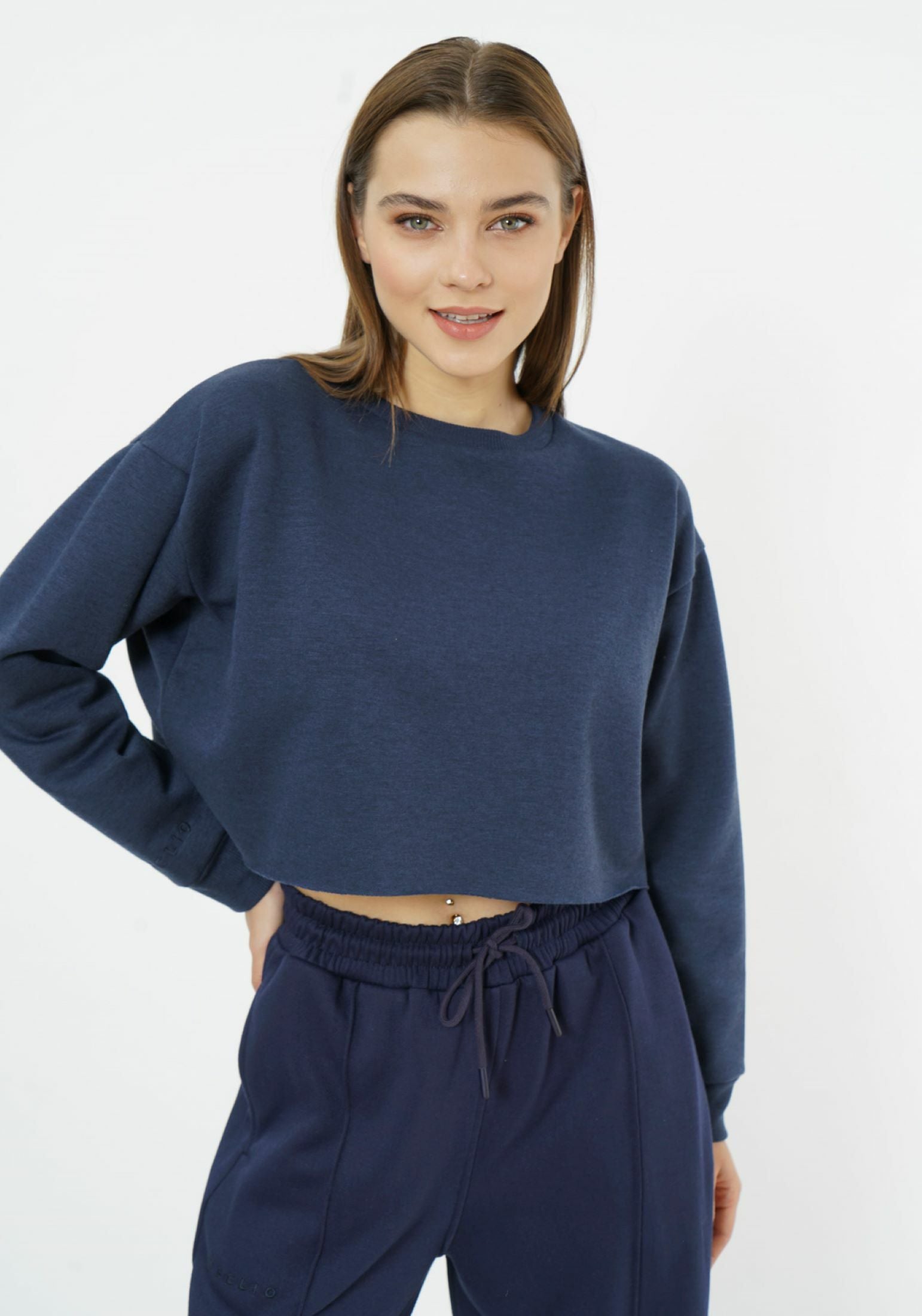 Sudadera corta con cuello redondo Elevate - Gris aireado