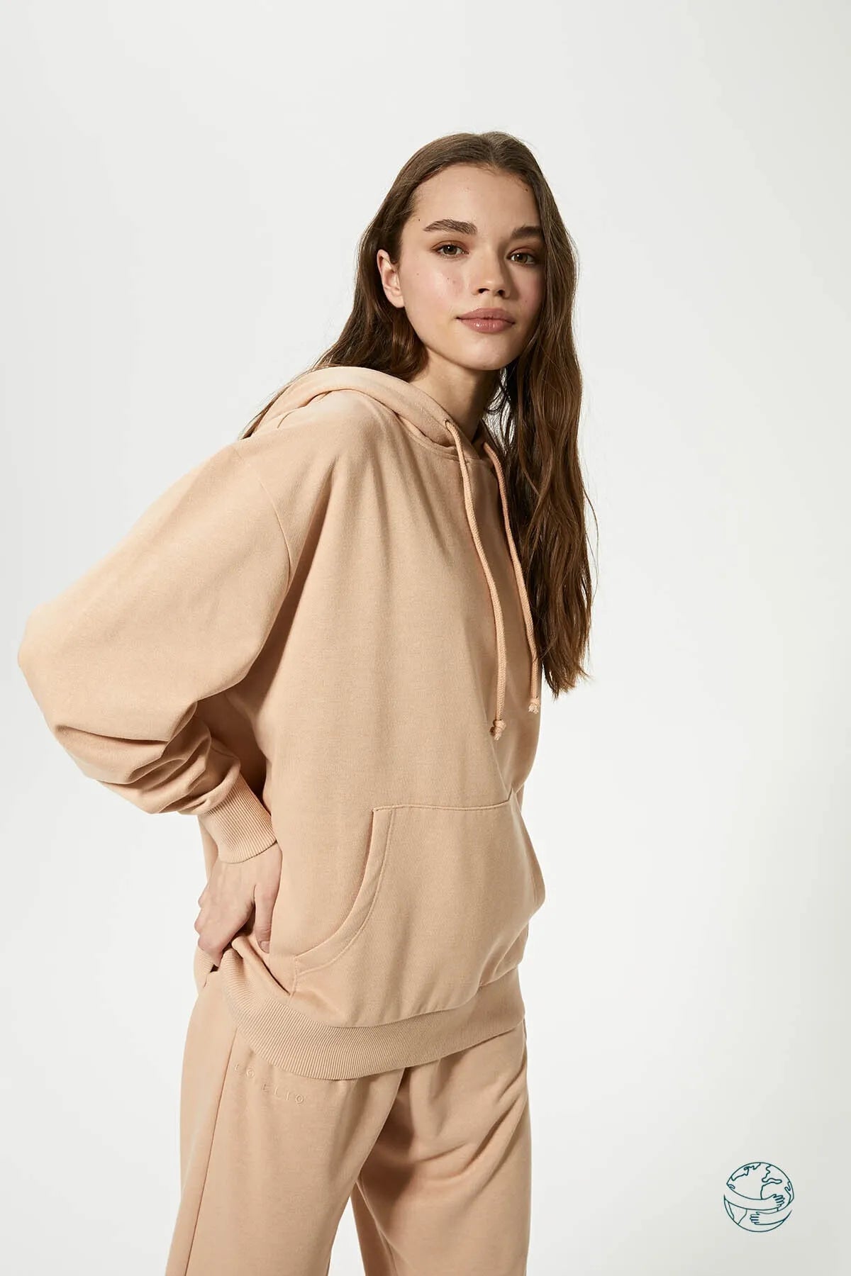 Kurzes Sweatshirt mit Rundhalsausschnitt / Beige