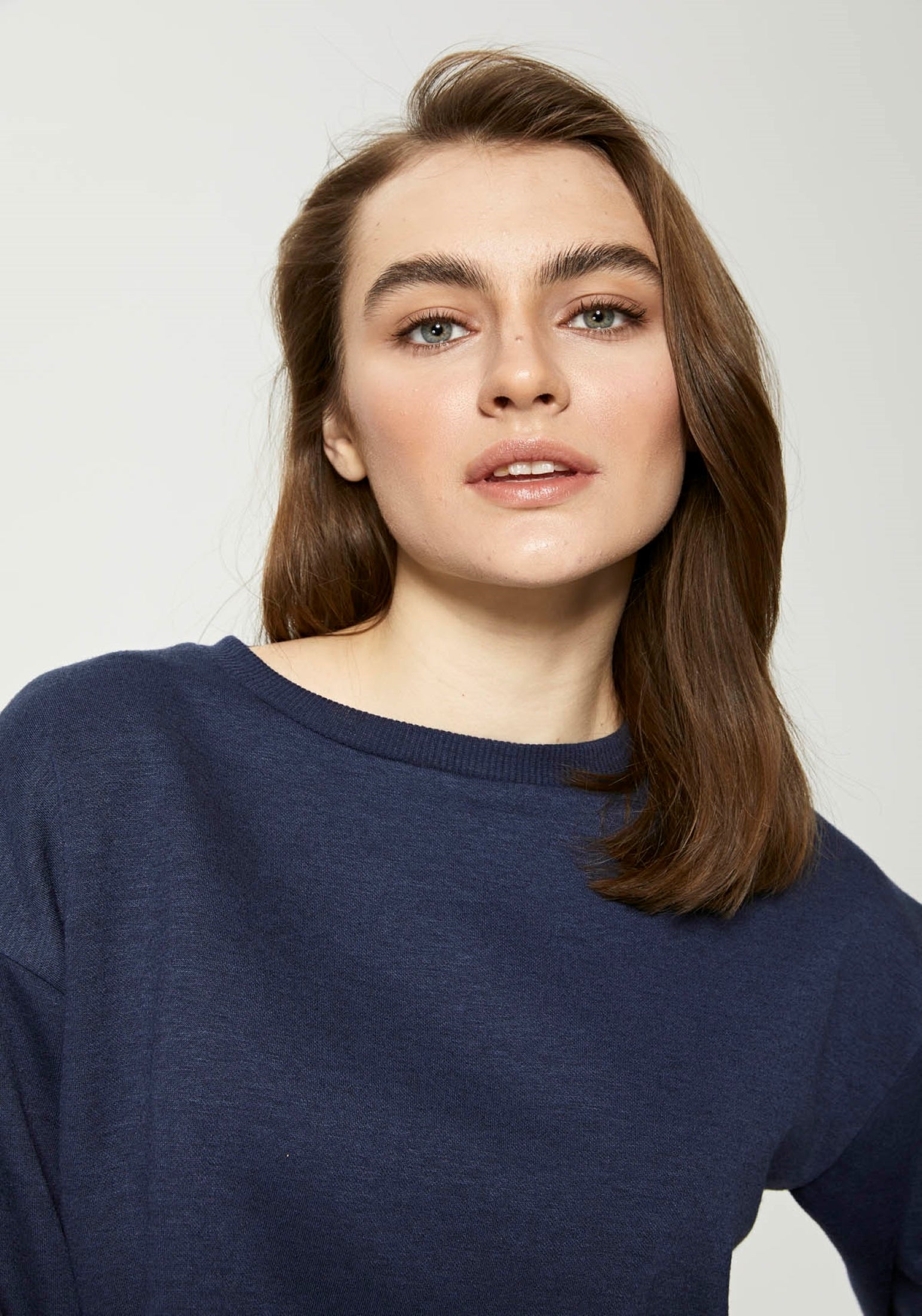 Sudadera corta con cuello redondo Elevate - Gris aireado