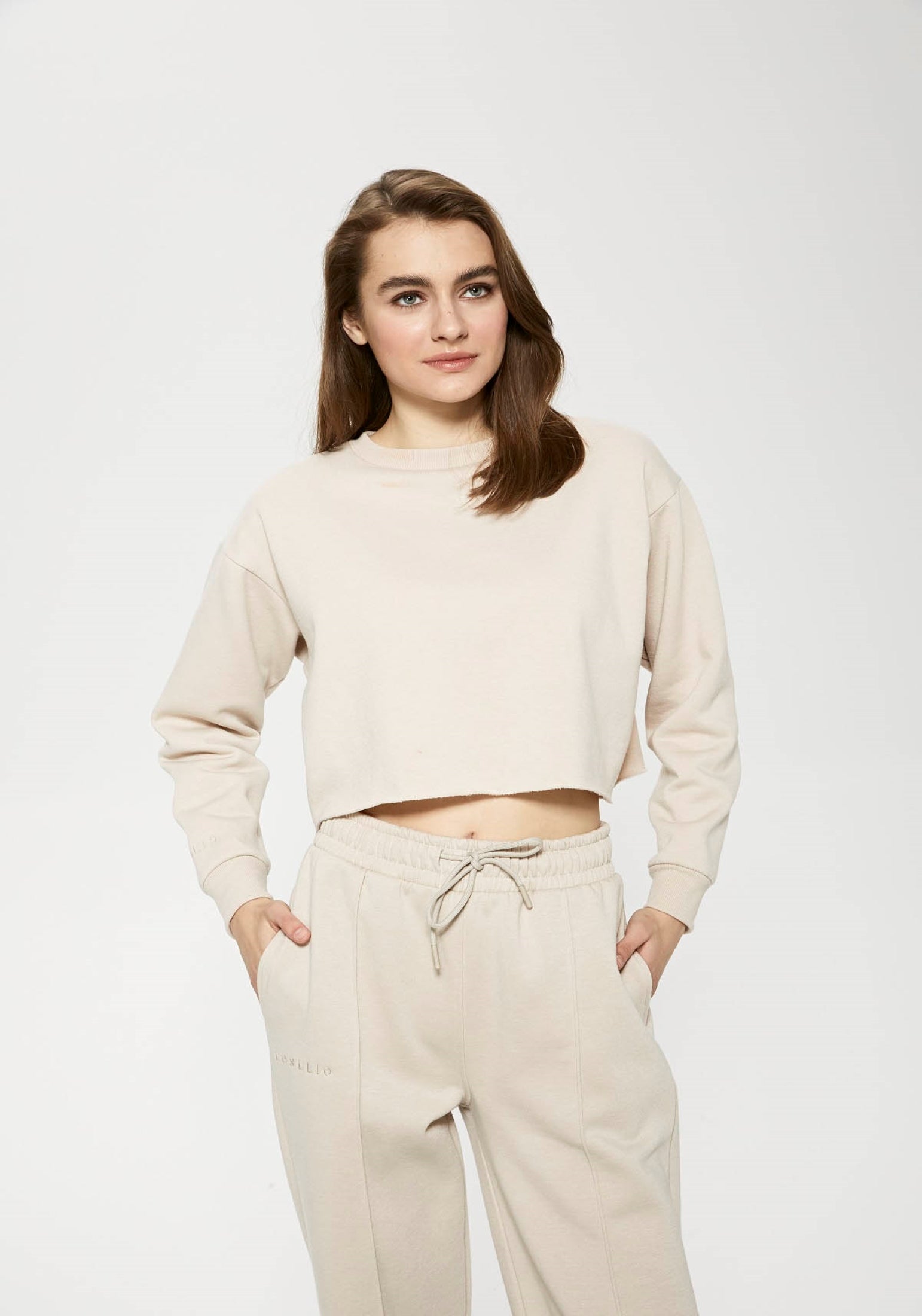 Sudadera corta con cuello redondo Elevate - Gris aireado